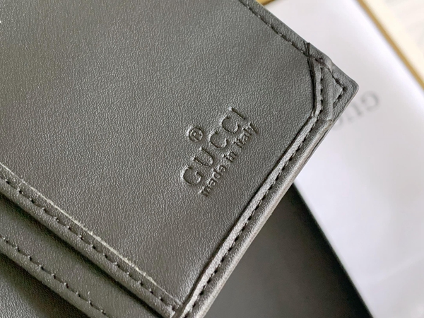 グッチ財布コピー着用イメージ